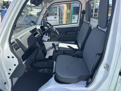 キャリイトラックのOEM(スズキ)中古車 前席内装