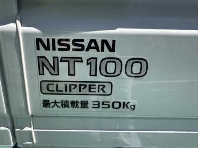 キャリイトラックのOEM(スズキ)中古車 後席から見た前席