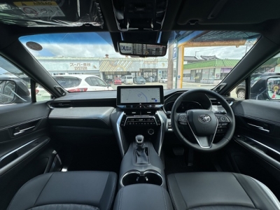 ハリアー(トヨタ)中古車 後席から見た前席