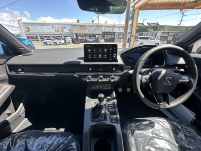 シビック(ホンダ)登録済未使用車 後席から見た前席
