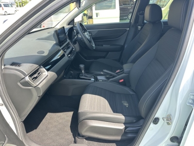 WR-V(ホンダ)中古車 前席内装