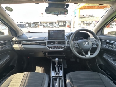 WR-V(ホンダ)中古車 後席から見た前席