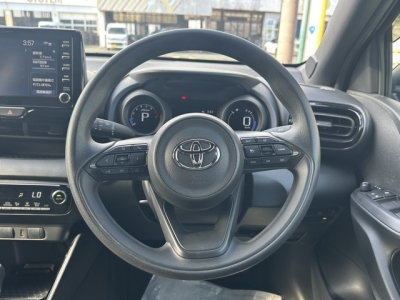 ヤリス(トヨタ)中古車 内外装写真