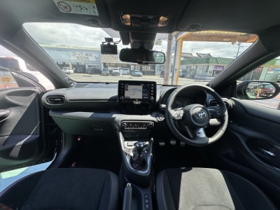 GRヤリス(トヨタ)中古車 後席内装