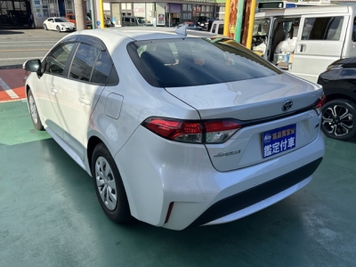 カローラセダン(トヨタ)中古車 後方