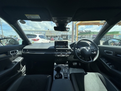 シビック(ホンダ)中古車 後席から見た前席