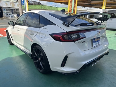 シビック(ホンダ)登録済未使用車 後方