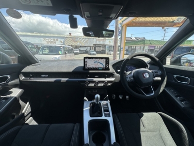 シビック(ホンダ)登録済未使用車 後席から見た前席