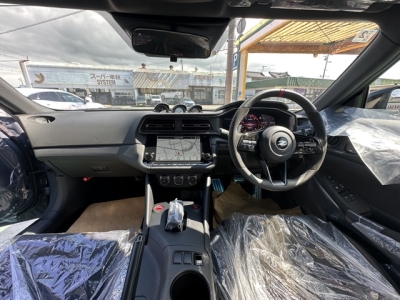 フェアレディZ(ニッサン)登録済未使用車 後席内装