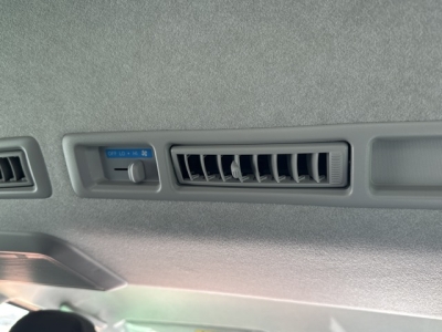 ボンゴブローニィバン(マツダ)登録済未使用車 内外装写真他１