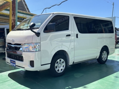 ハイエースバンのOEM(トヨタ)登録済未使用車 前方