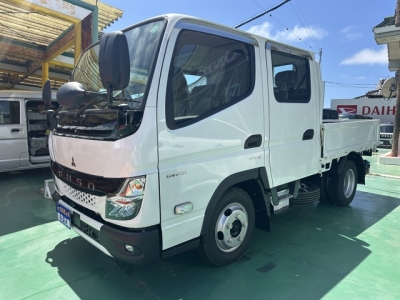 キャンター(三菱)登録済未使用車 前方