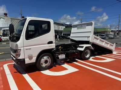 キャンター(三菱)レンタ登録済未使用車 前方