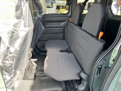 N-VAN(ホンダ)届出済未使用車 後席から見た前席