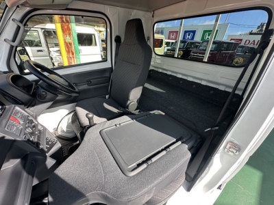 キャリイトラック(スズキ)中古車 後席内装