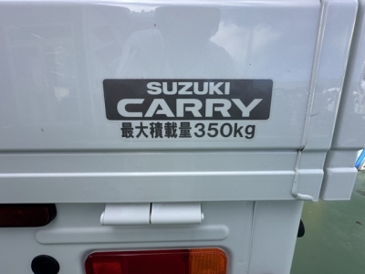 キャリイトラック(スズキ)中古車 後席から見た前席