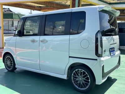 新型N-BOX(ホンダ)届出済未使用車 後方