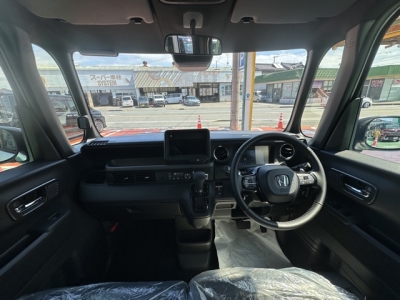 新型N-BOX(ホンダ)届出済未使用車 内外装写真他