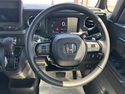 新型N-BOX(ホンダ)届出済未使用車 内外装写真他１
