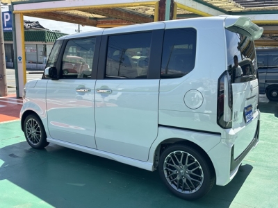 新型N-BOX(ホンダ)届出済未使用車 後方