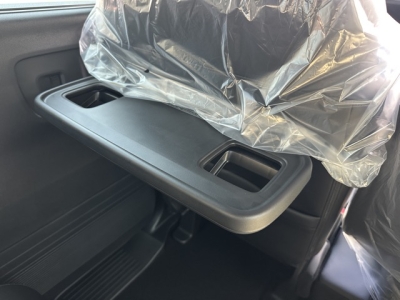 新型N-BOX(ホンダ)届出済未使用車 内外装写真