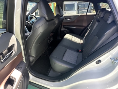 ハリアー(トヨタ)中古車 後席内装