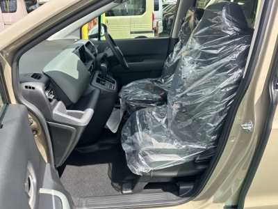 新型フリード(ホンダ)登録済未使用車 前席内装