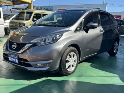 ノート(ニッサン)中古車 前方