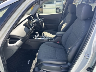 フィット(ホンダ)中古車 前席内装