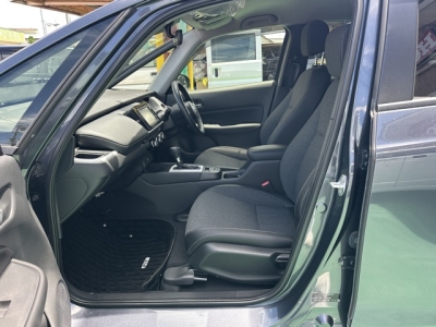フィット(ホンダ)中古車 前席内装