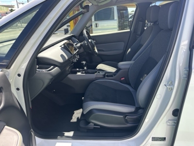 フィット(ホンダ)中古車 前席内装