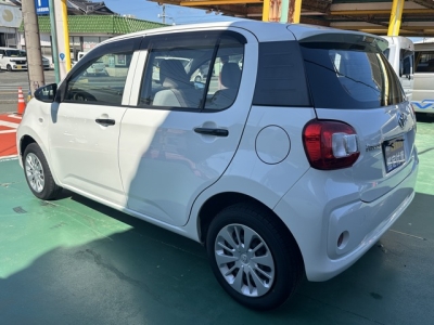 パッソ(トヨタ)中古車 後方