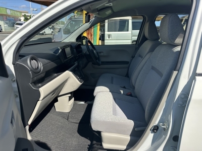 パッソ(トヨタ)中古車 前席内装