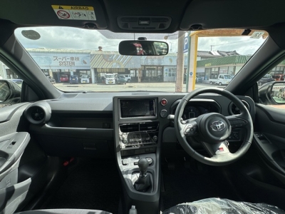 GRヤリス(トヨタ)中古車 後席内装