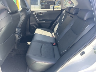 ＲＡＶ４(トヨタ)中古車 後席内装