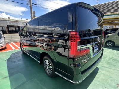グランエース(トヨタ)中古車 後方