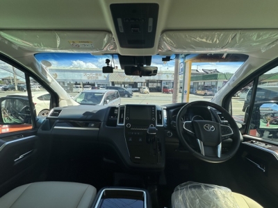 グランエース(トヨタ)中古車 内外装写真他