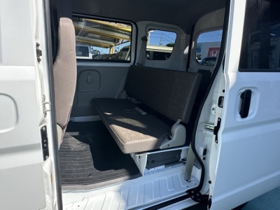 NV１００クリッパー(ニッサン)中古車 後席内装