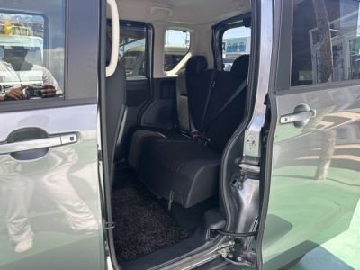 eKクロススペース(三菱)中古車 後席内装