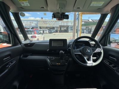 eKクロススペース(三菱)中古車 後席から見た前席