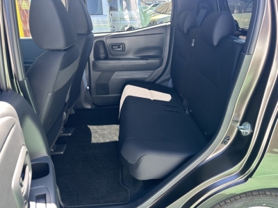 サクラ(ニッサン)中古車 後席内装