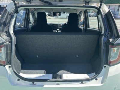 ミライース(ダイハツ)中古車 後席から見た前席