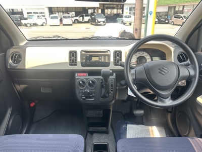 アルト(スズキ)中古車 後席から見た前席