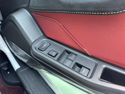 S660(ホンダ)届出済未使用車 後席から見た前席