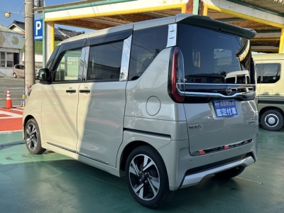 新型ルークス(ニッサン)中古車 後方