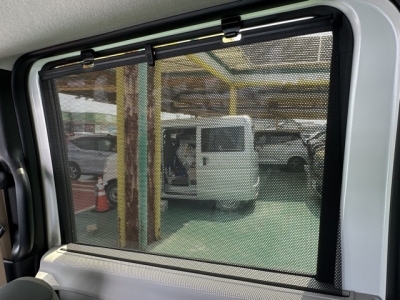 新型N-BOX(ホンダ)届出済未使用車 後席から見た前席