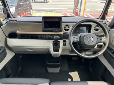 新型N-BOX(ホンダ)届出済未使用車 内外装写真