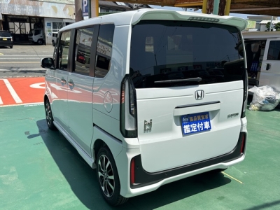 新型N-BOX(ホンダ)届出済未使用車 後方