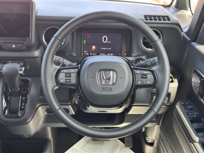 新型N-BOX(ホンダ)届出済未使用車 内外装写真