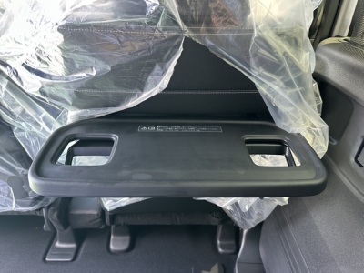 新型N-BOX(ホンダ)届出済未使用車 内外装写真他